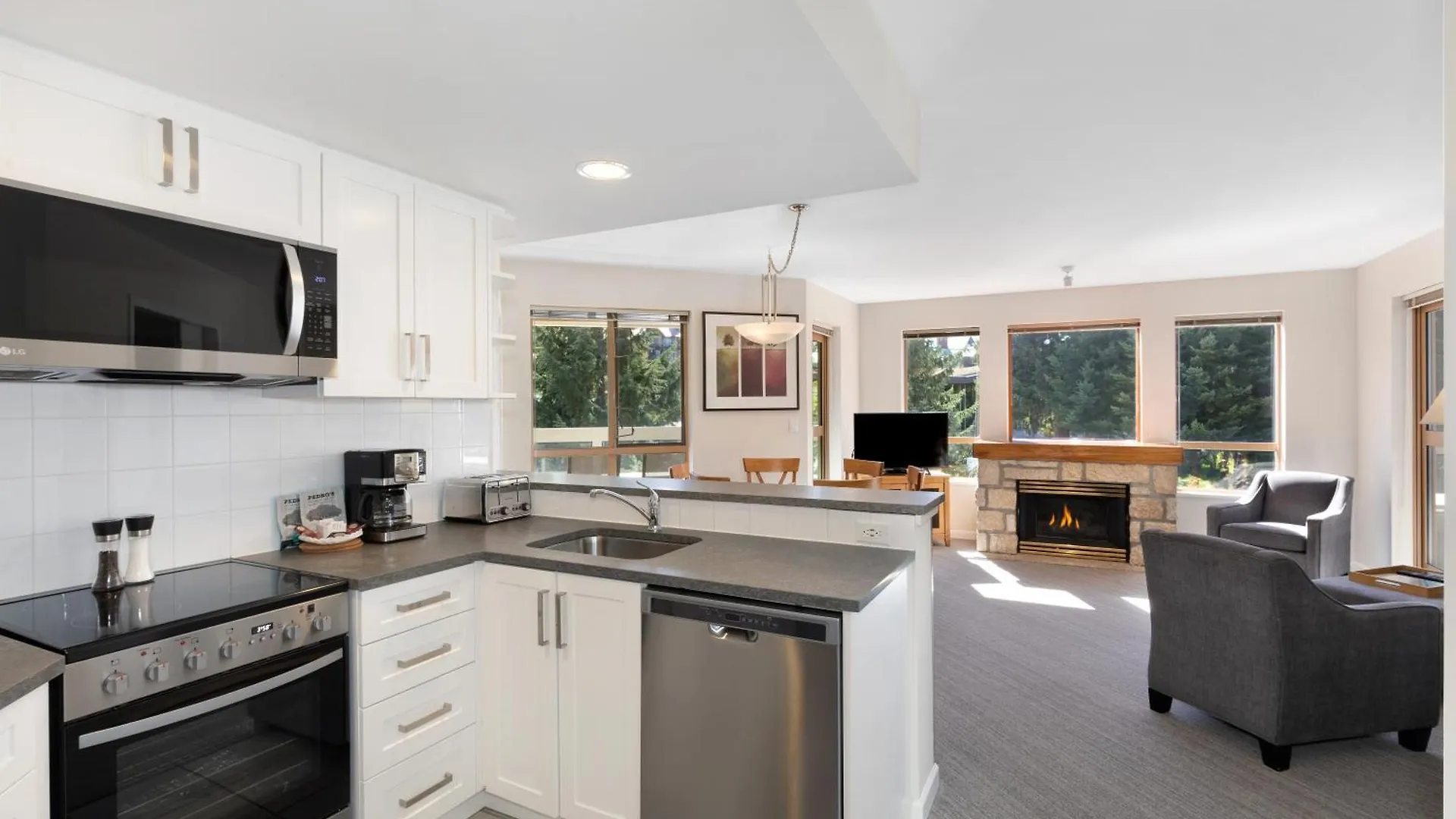 Tyndall Stone Lodge By Whiski Jack Whistler Apartment